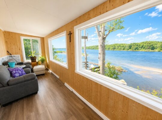 Drummondville (Ctre-Québec) : Maison au bord eau