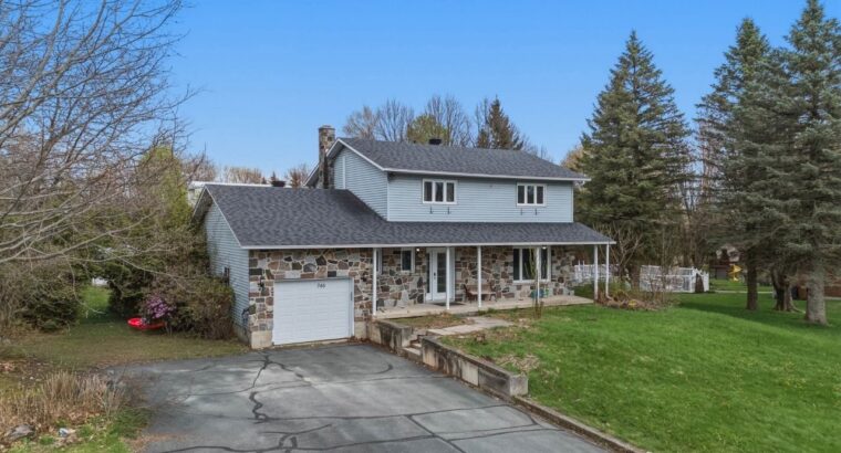 Acton Vale (Montérégie) Maison 3 chambres, garage