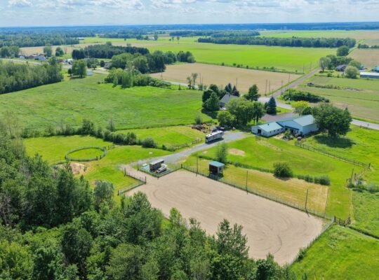Ange-Gardien (Montérégie) : Domaine équestre 9 acr