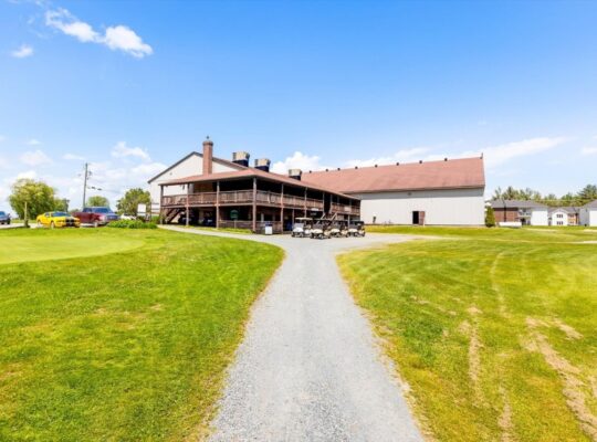 Bécancour (Ctre-du-Qc) : Complexe équestre Golf