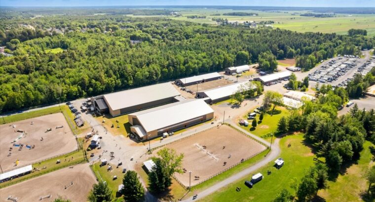 Bécancour (Ctre-du-Qc) : Complexe équestre Golf