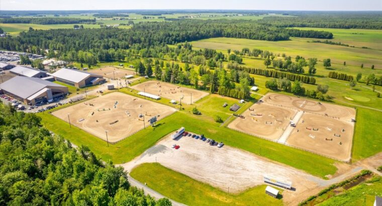 Bécancour (Ctre-du-Qc) : Complexe équestre Golf