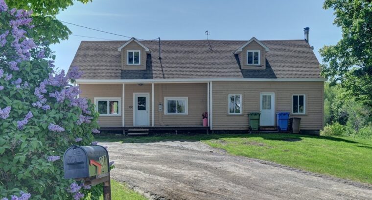 Bury (Estrie) : Ferme ovine et bovine de 123,25 ac