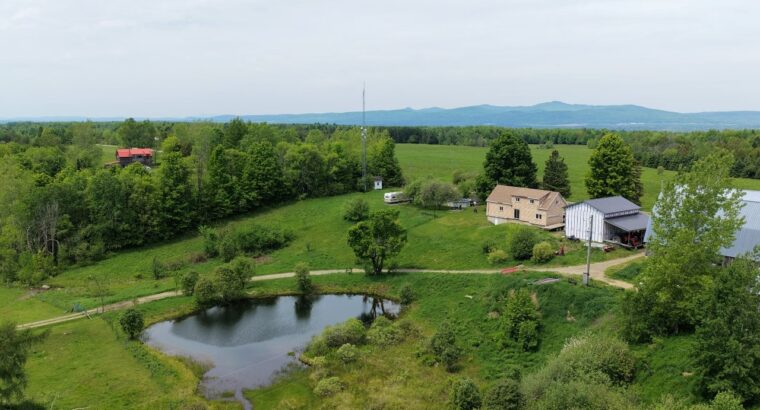Bury (Estrie) : Ferme ovine et bovine de 123,25 ac