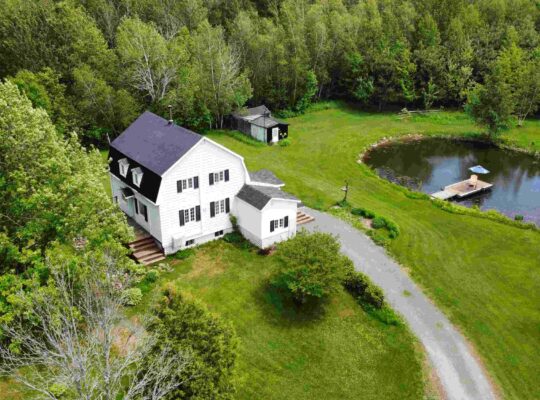 St-Léonard-d’Aston (Centre-du-Québec) : Fermette