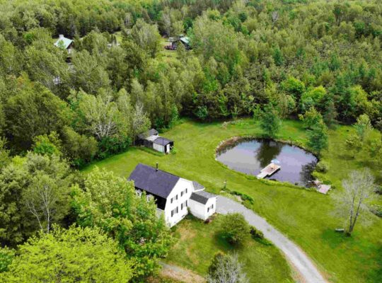 St-Léonard-d’Aston (Centre-du-Québec) : Fermette
