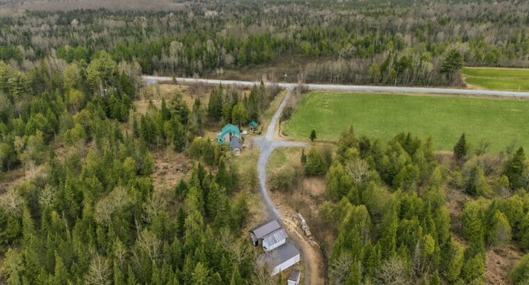 Wotton (Estrie) :Domaine chasse et pêche 101 acres