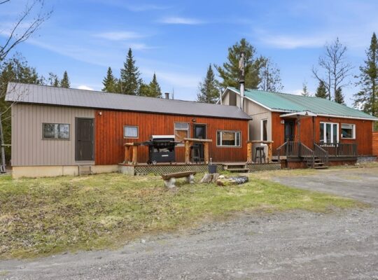 Wotton (Estrie) :Domaine chasse et pêche 101 acres