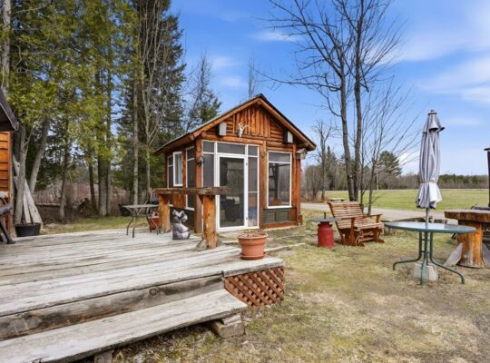 Wotton (Estrie) :Domaine chasse et pêche 101 acres