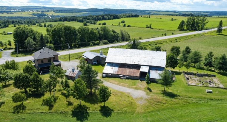 Chesterville (Ctre-du-Qc) : Fermette Érablière