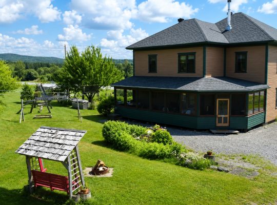 Chesterville (Ctre-du-Qc) : Fermette Érablière