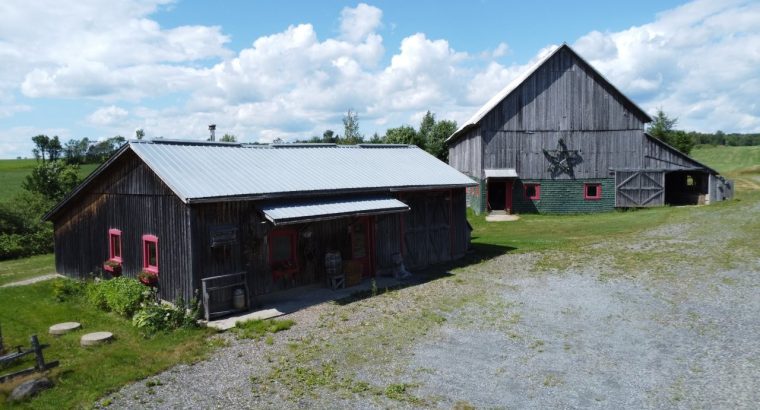 Chesterville (Ctre-du-Qc) : Fermette Érablière