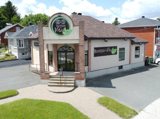 Val-des-Sources (Estrie) : Immeuble commercial