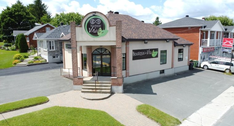 Val-des-Sources (Estrie) : Immeuble commercial