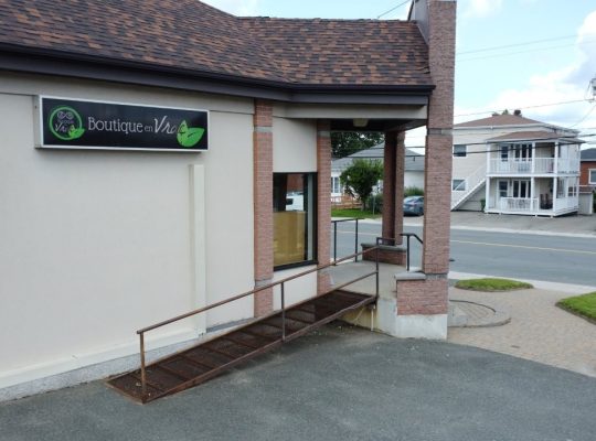 Val-des-Sources (Estrie) : Immeuble commercial