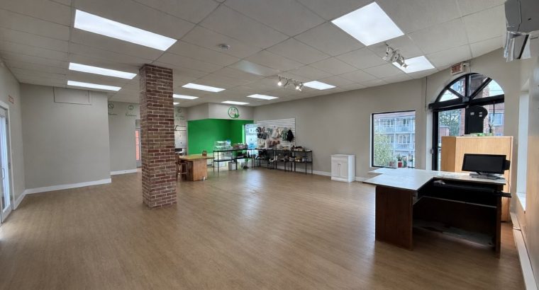 Val-des-Sources (Estrie) : Immeuble commercial