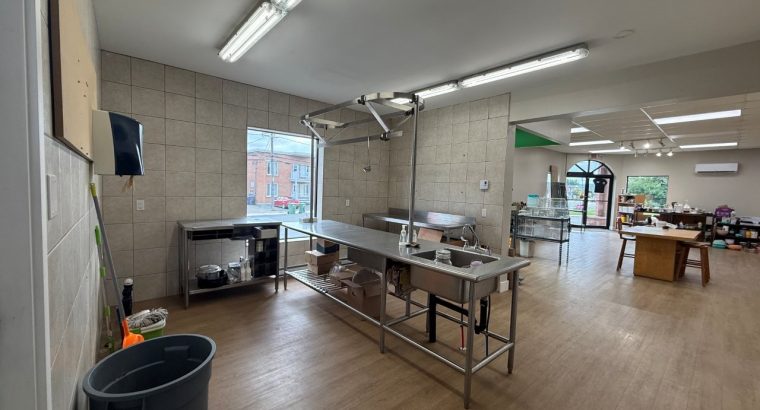 Val-des-Sources (Estrie) : Immeuble commercial