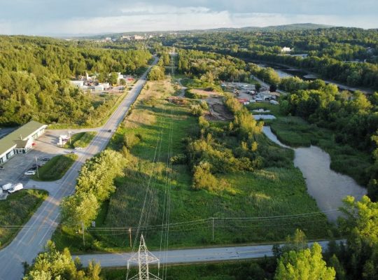 Sherbrooke : Terrain commercial et garage