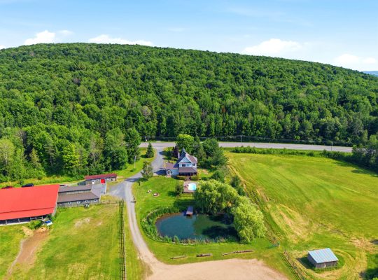 Kingsey Falls (Ctre-Qc): Domaine équestre de 68acr
