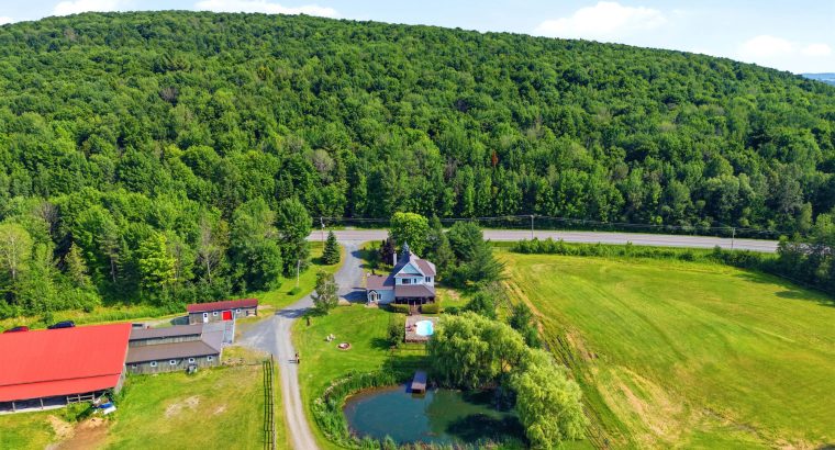 Kingsey Falls (Ctre-Qc): Domaine équestre de 68acr