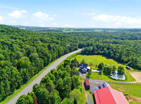 Kingsey Falls (Ctre-Qc): Domaine équestre de 68acr