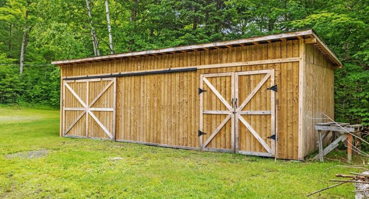 Ste-Marguerite-du-Lac-Masson (Laurentides) : Terre
