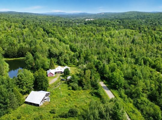 Racine (Estrie) : Domaine – maison bigénérationnel