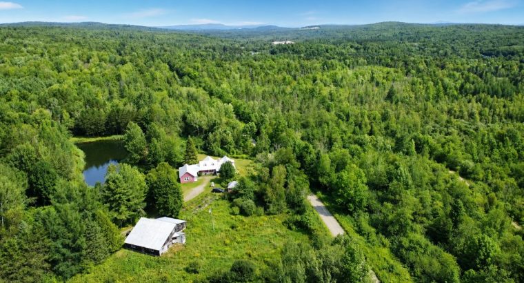 Racine (Estrie) : Domaine – maison bigénérationnel