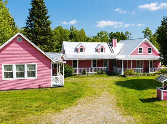 Racine (Estrie) : Domaine – maison bigénérationnel