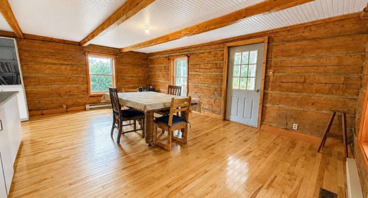 Racine (Estrie) : Domaine – maison bigénérationnel