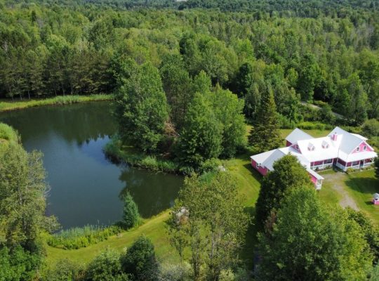 Racine (Estrie) : Domaine – maison bigénérationnel