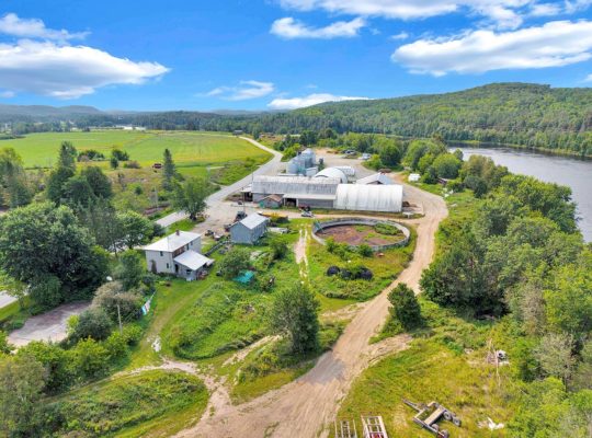 Bouchette (outaouais) Ferme 1 960 acr. troupeau