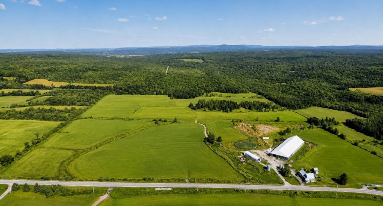 St-Camille : Ferme de chèvres laitières 158 acres