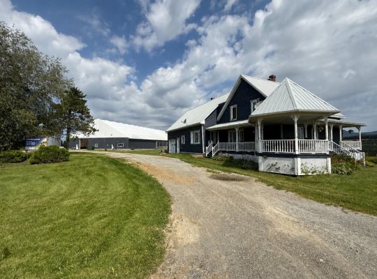 St-Camille : Ferme de chèvres laitières 158 acres