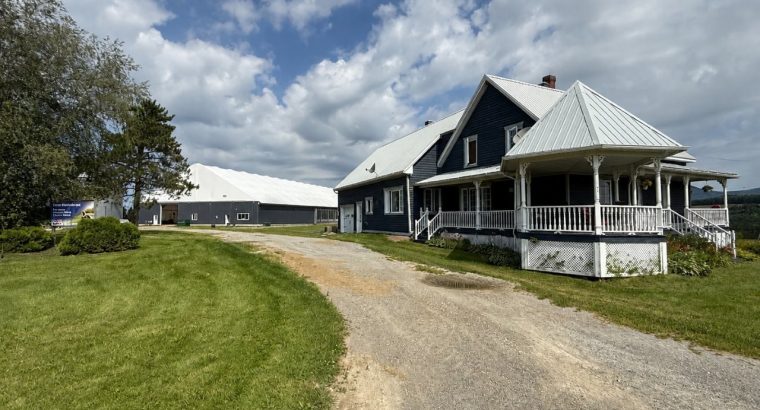 St-Camille : Ferme de chèvres laitières 158 acres