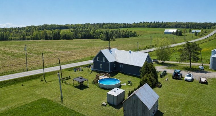 St-Camille : Ferme de chèvres laitières 158 acres