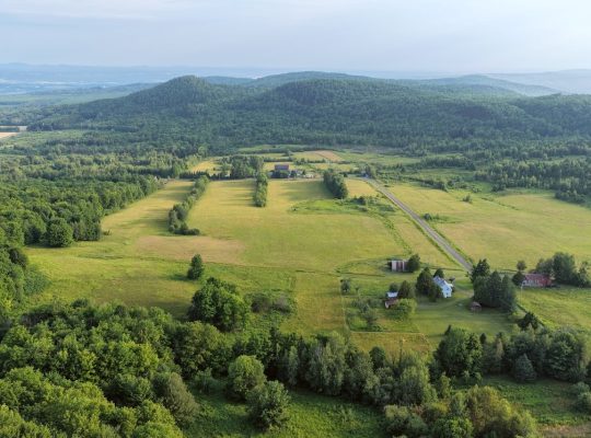 Ste-Catherine-de-Hatley (Estrie) : Domaine 133 acr