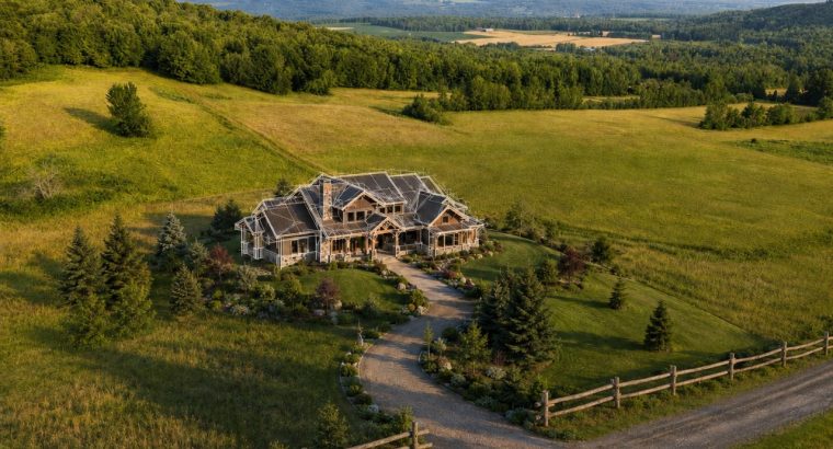 Ste-Catherine-de-Hatley (Estrie) : Domaine 133 acr