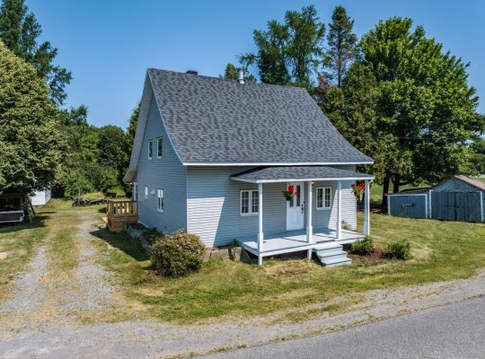 Trois-Rivières : Ferme Maison de campagne 73 acr