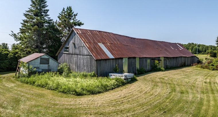 Trois-Rivières : Ferme Maison de campagne 73 acr