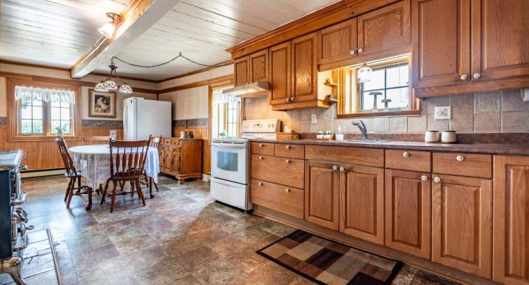 Trois-Rivières : Ferme Maison de campagne 73 acr