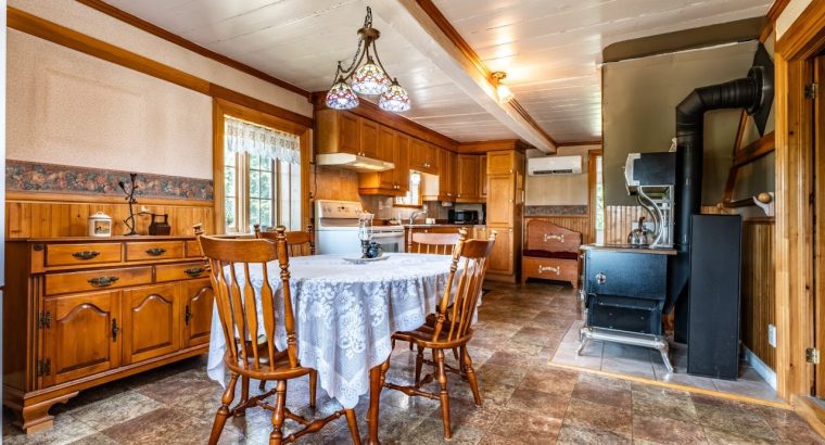 Trois-Rivières : Ferme Maison de campagne 73 acr