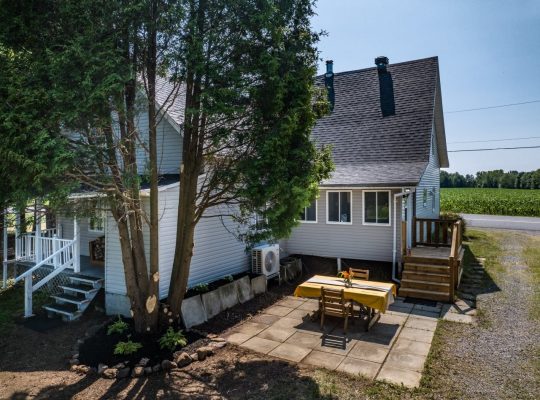 Trois-Rivières : Ferme Maison de campagne 73 acr