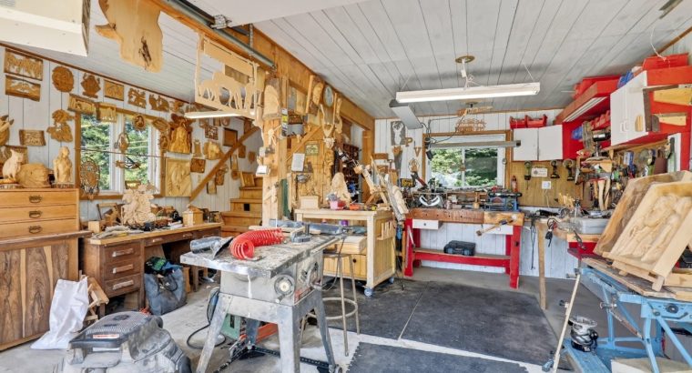 Sherbrooke (Estrie) : Fermette de 32 acres
