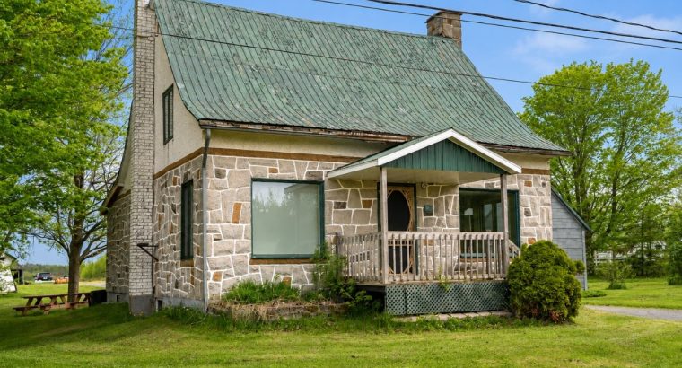St-Sylvère (Centre-du-Québec) :Fermette +/- 5000m2