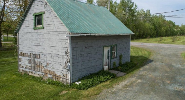 St-Sylvère (Centre-du-Québec) :Fermette +/- 5000m2