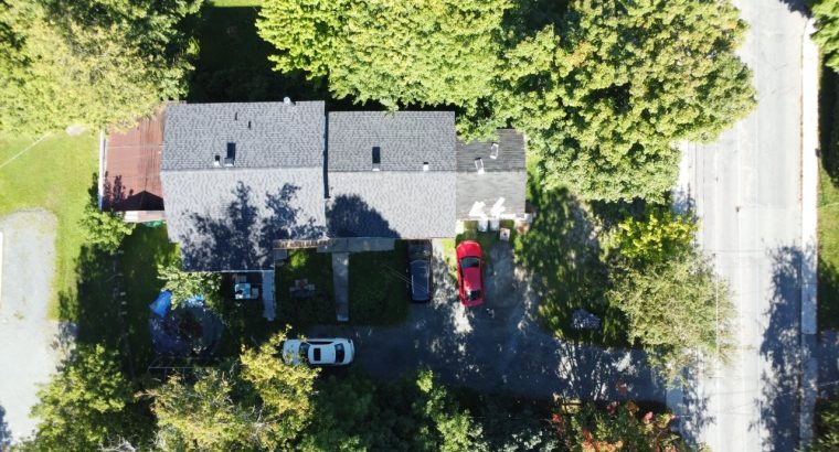 Danville (Estrie) : Duplex avec deux 4 ½ loués