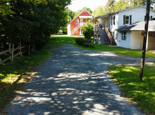 Danville (Estrie) : Duplex avec deux 4 ½ loués