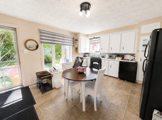 Danville (Estrie) : Duplex avec deux 4 ½ loués