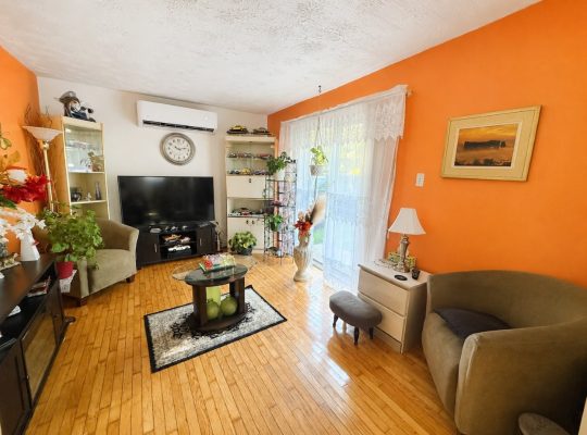 Danville (Estrie) : Duplex avec deux 4 ½ loués